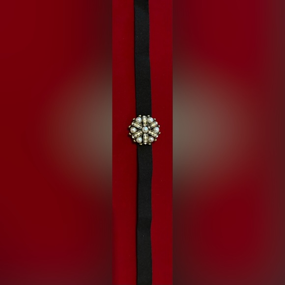 Set of 4 women’s Black Chokers - Picture 2 of 5